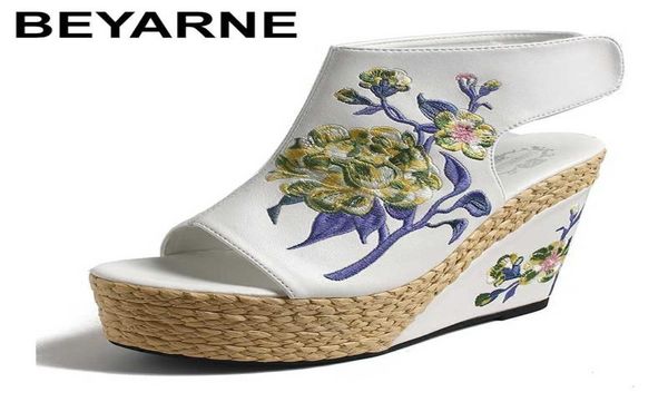 sandals beyarne 2021 embroidered wedge women platform summer shoes peep toe vintage high heels sole lady pumps2249007, Black
sandals beyarne 2021 embroidered wedge women platform summer shoes peep toe vintage high heels sole lady pumps2249007, Black