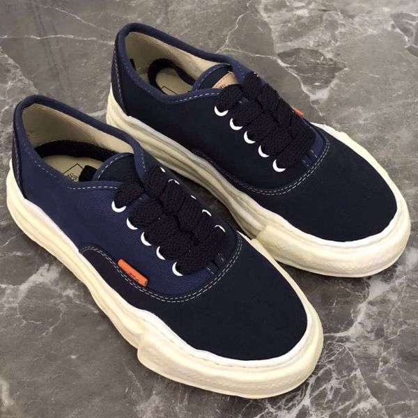 maison mihara yasuhiro mmy dissolved shoes versatile casual canvas shoes men's and women's high rise board shoes
maison mihara yasuhiro mmy dissolved shoes versatile casual canvas shoes men's and women's high rise board shoes