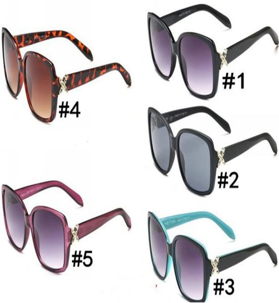 sunglasses glass for womens fashion adumbral glasses uv400 model color with box8176103, Black
sunglasses glass for womens fashion adumbral glasses uv400 model color with box8176103, Black