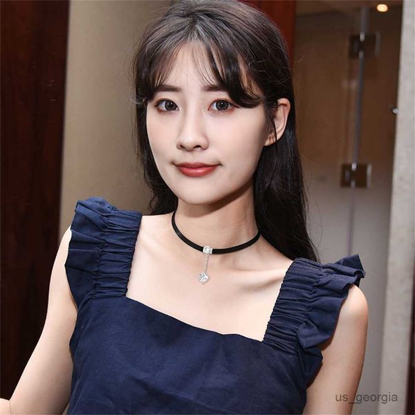 pendant necklaces fashion cubic choker necklace leather chain necklace women collar ladies jewelry gift r230908, Silver
pendant necklaces fashion cubic choker necklace leather chain necklace women collar ladies jewelry gift r230908, Silver