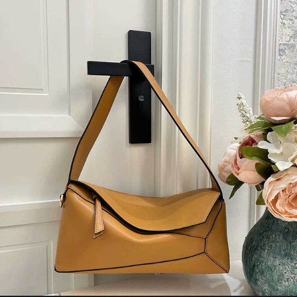 designer luxury handbags loew's bags 2023 new women's bag geometry underarm splicing small one shoulder portable crossbody messeng
designer luxury handbags loew's bags 2023 new women's bag geometry underarm splicing small one shoulder portable crossbody messeng