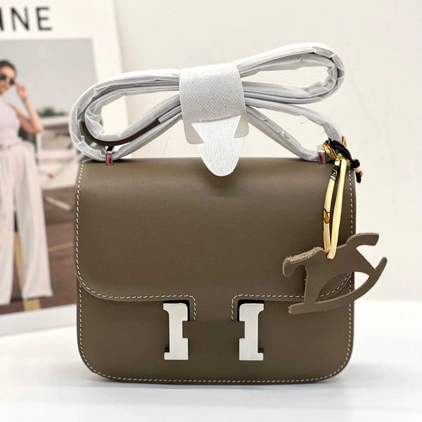 designer bag french palm pattern shoulder bag new year's new gold small square bag, high-end pure leather, all handmade classic steward
designer bag french palm pattern shoulder bag new year's new gold small square bag, high-end pure leather, all handmade classic steward