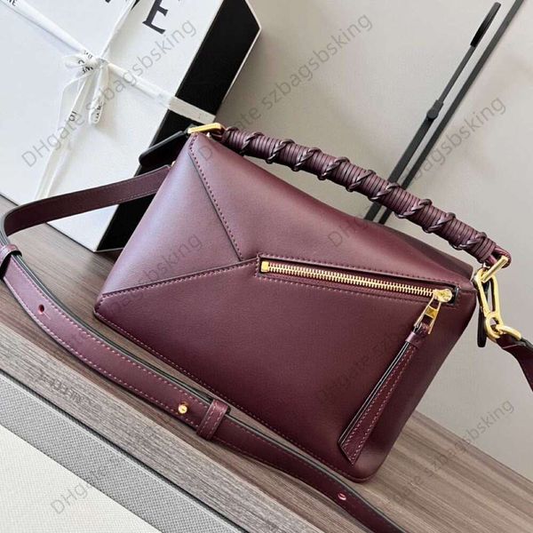 women's bags designer one-shoulder tote wallet lowe 1:1 new puzzles cowhide cut geometry handbag woven hand-held line crossbody bag
women's bags designer one-shoulder tote wallet lowe 1:1 new puzzles cowhide cut geometry handbag woven hand-held line crossbody bag