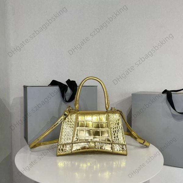 r hourglass bag shoulder handbag women's brand leather handheld clamshell vintage wallet classic luxury crocodile leather crossbody bag
r hourglass bag shoulder handbag women's brand leather handheld clamshell vintage wallet classic luxury crocodile leather crossbody bag