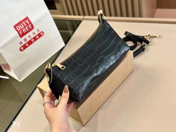 mini crossbody bag baguette bag multi-function clutch underarm shoulder bag luxury box design authentic multi-color women's handbag hal
mini crossbody bag baguette bag multi-function clutch underarm shoulder bag luxury box design authentic multi-color women's handbag hal