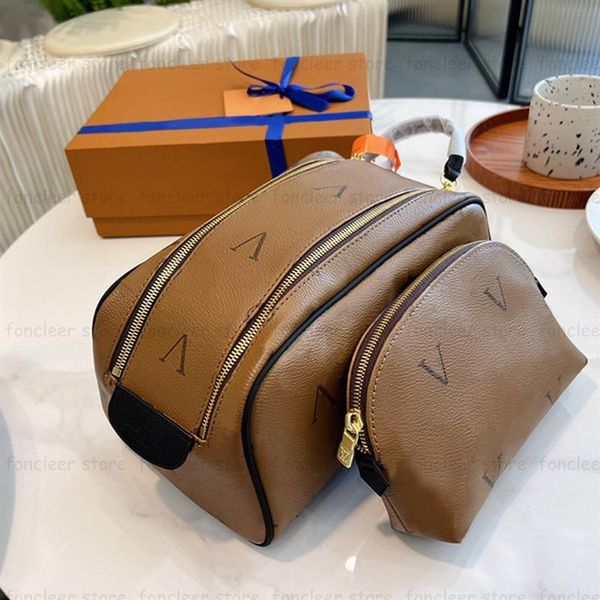 2pcs cosmetic bag brand women handbags purses fashion makeup bags classic letter plaid wallets genuine leather 9 colors with box287i
2pcs cosmetic bag brand women handbags purses fashion makeup bags classic letter plaid wallets genuine leather 9 colors with box287i
