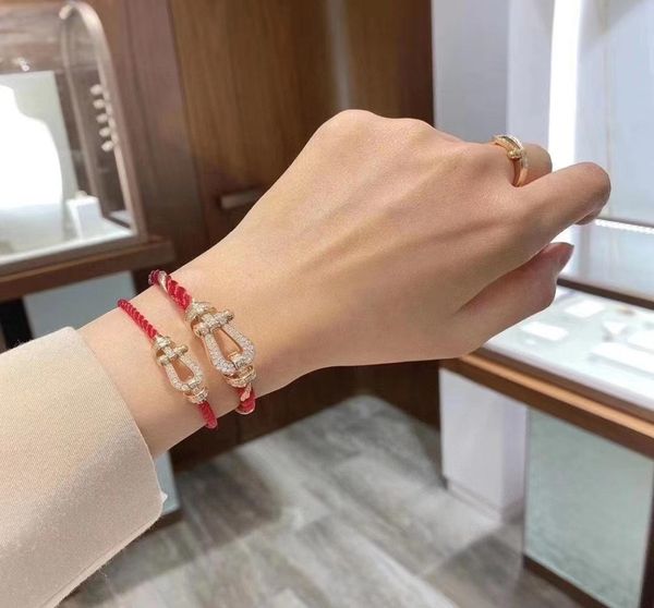 22ss europe america style charm cuff bracelets brand men women presbyopic leather magnetic buckle hand rope metal pu bracelet bang4825366, White
22ss europe america style charm cuff bracelets brand men women presbyopic leather magnetic buckle hand rope metal pu bracelet bang4825366, White