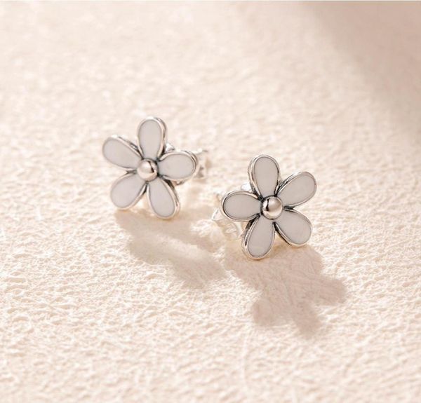 wholesale-daisy flower stud earrings for p real 925 sterling silver ladies birthday gift stud earrings4760063, Golden;silver
wholesale-daisy flower stud earrings for p real 925 sterling silver ladies birthday gift stud earrings4760063, Golden;silver