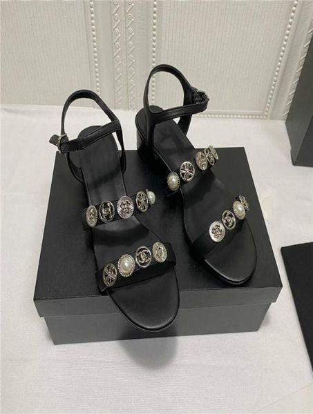 2022 spring and summer new fashion roman sandals metal buckle decorative contrast women shoes with size 34413567444, Black
2022 spring and summer new fashion roman sandals metal buckle decorative contrast women shoes with size 34413567444, Black