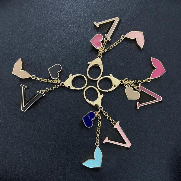 fashion trendy luxury designer keychains classic mens key buckle letter silver gary keyrings womens bag handbags pend3278
fashion trendy luxury designer keychains classic mens key buckle letter silver gary keyrings womens bag handbags pend3278
