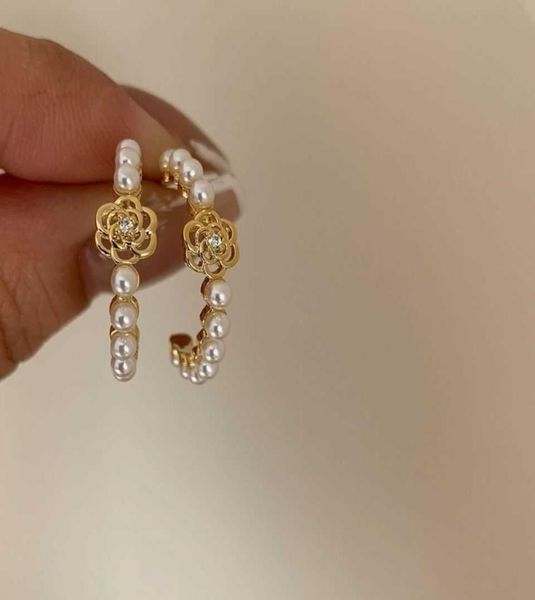 temperament camellia earrings french retro pearl flower earrings female s925 silver earrings female luxurys designers jewelry9516440, Golden;silver
temperament camellia earrings french retro pearl flower earrings female s925 silver earrings female luxurys designers jewelry9516440, Golden;silver