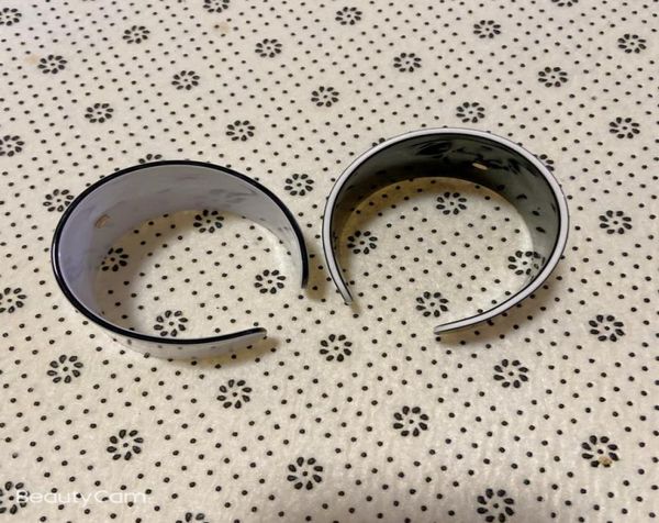 65x4cm black and white casual acrylic bracelet fashion letter wristband for ladies collection hand chian items vip gift9142910
65x4cm black and white casual acrylic bracelet fashion letter wristband for ladies collection hand chian items vip gift9142910