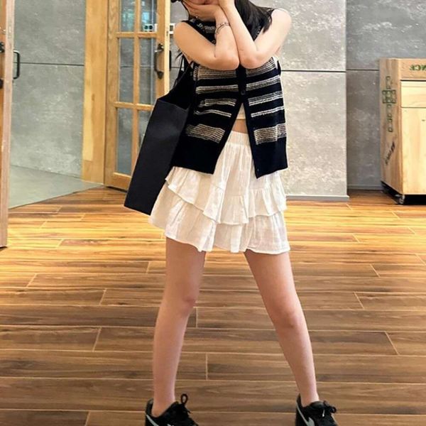 mermaid magic academy retro fashionable knitted vest womens v neck striped temperament, Black;white
mermaid magic academy retro fashionable knitted vest womens v neck striped temperament, Black;white