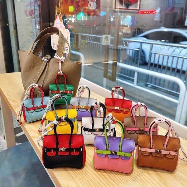 xinhe mini color matching bag pendant cute earphone lipstick car keychain, Slivery;golden
xinhe mini color matching bag pendant cute earphone lipstick car keychain, Slivery;golden