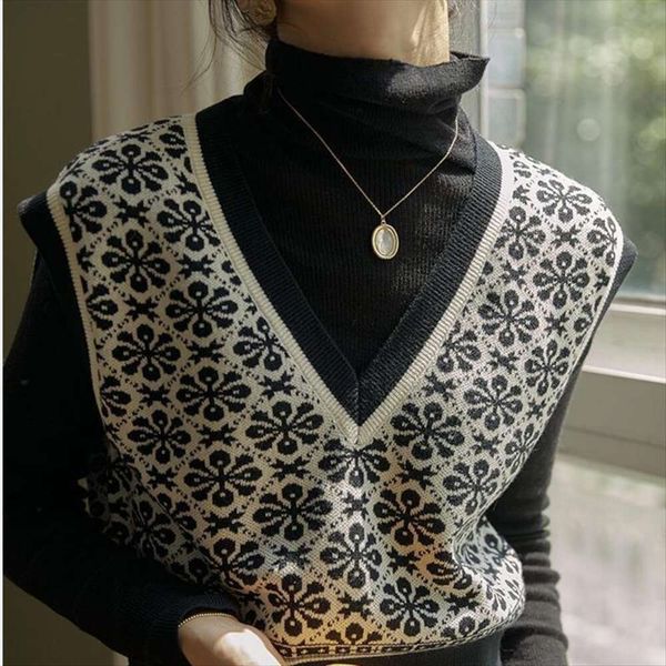 knitted vest womens autumn and winter style sleeveless v neck waist temperament shirt trend, Black;white
knitted vest womens autumn and winter style sleeveless v neck waist temperament shirt trend, Black;white