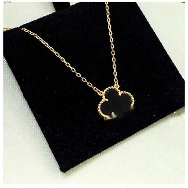 2023 van clover necklace fashion flowers clover cleef womens luxury designer necklaces jewelry, Silver
2023 van clover necklace fashion flowers clover cleef womens luxury designer necklaces jewelry, Silver