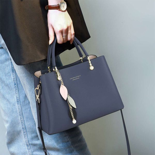 no brand name viney bag new bag women's bag crossbody bag summer premium leather mother's handheld shoulder bag
no brand name viney bag new bag women's bag crossbody bag summer premium leather mother's handheld shoulder bag