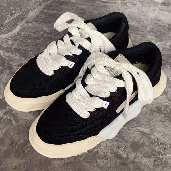 maison mihara yasuhiro mmy dissolved shoes versatile casual canvas shoes men's and women's high rise board shoes size 35-47
maison mihara yasuhiro mmy dissolved shoes versatile casual canvas shoes men's and women's high rise board shoes size 35-47