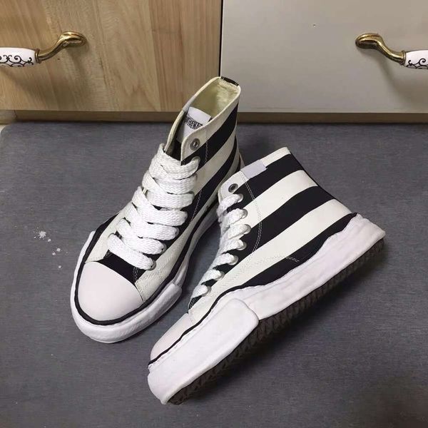 maison mihara yasuhiro mmy dissolved shoes high sole shoes thick sole men's and women's lovers same style elevated canvas shoes
maison mihara yasuhiro mmy dissolved shoes high sole shoes thick sole men's and women's lovers same style elevated canvas shoes
