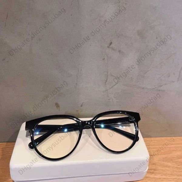 fashion brand designer glasses frame black ch3392 anti radiation glasses can be matched with myopia ch3394, White;black 
fashion brand designer glasses frame black ch3392 anti radiation glasses can be matched with myopia ch3394, White;black