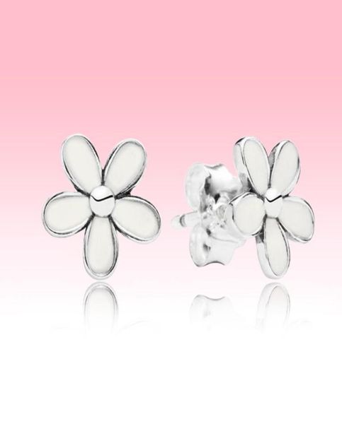 white daisy flower summer stud earring with original logo box for p 925 sterling silver women girls gift jewelry earrings1738627, Golden;silver
white daisy flower summer stud earring with original logo box for p 925 sterling silver women girls gift jewelry earrings1738627, Golden;silver