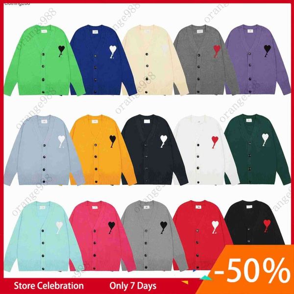 23ss autumn/winter new fashion brand ami love classic jacquard big love cardigan sweater men's and women's fashion, White;black
23ss autumn/winter new fashion brand ami love classic jacquard big love cardigan sweater men's and women's fashion, White;black