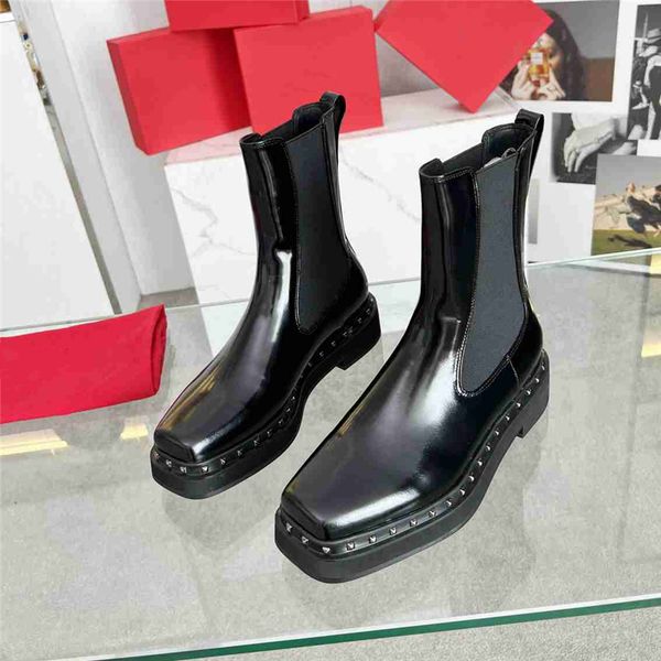 luxury design boots 2023 valentinosity fashion women's work decoration snow skid anti slip knight boots martin boots casual socks boots, Black
luxury design boots 2023 valentinosity fashion women's work decoration snow skid anti slip knight boots martin boots casual socks boots, Black