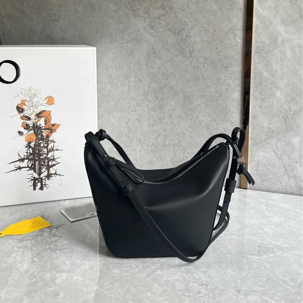 designer luxury handbags loew's bags 2023 new original leather women's bag hammock underarm versatile one shoulder womens crossbod
designer luxury handbags loew's bags 2023 new original leather women's bag hammock underarm versatile one shoulder womens crossbod