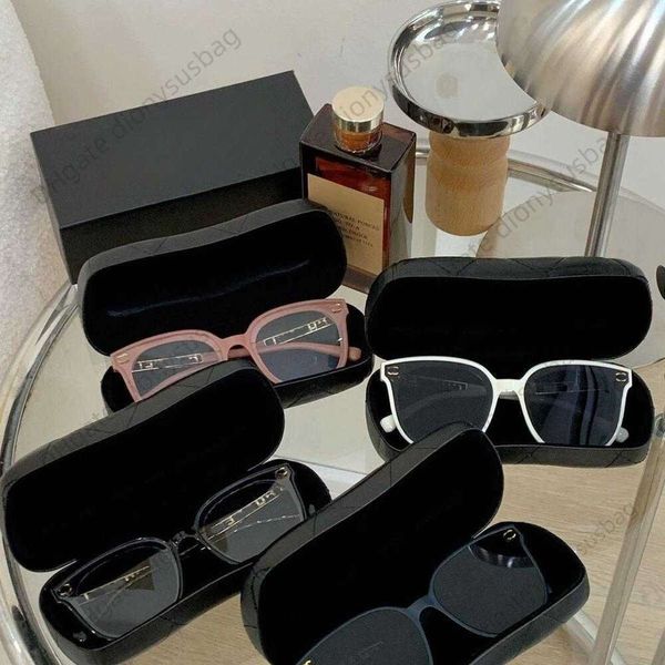 fashion designer glasses for both men and women the same type of anti blue light radiation polarized with three-dimensional hollow sunglasse, White;black
fashion designer glasses for both men and women the same type of anti blue light radiation polarized with three-dimensional hollow sunglasse, White;black