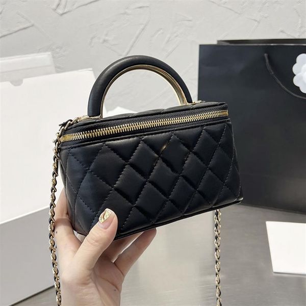 18x12cm small vanity cases cosmetic bags cases lambskin quilted handle designer handbag gold metal hardware large capacity with mi282s
18x12cm small vanity cases cosmetic bags cases lambskin quilted handle designer handbag gold metal hardware large capacity with mi282s