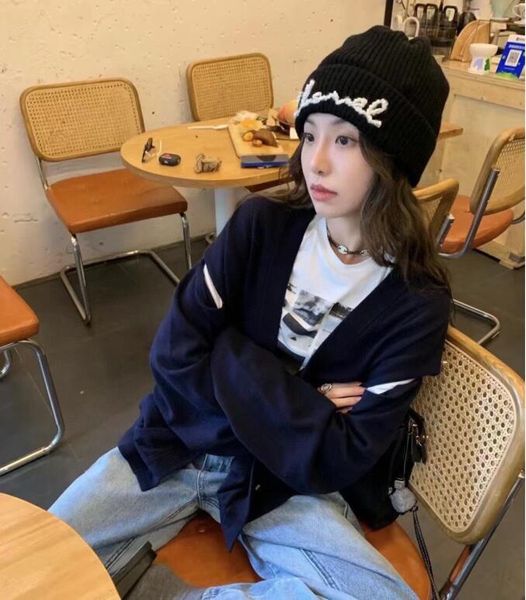 2023 new fashion designer hats men's and women's beanie fall/winter thermal knit hat ski brand bonnet plaid skull hat luxury warm, Blue;gray
2023 new fashion designer hats men's and women's beanie fall/winter thermal knit hat ski brand bonnet plaid skull hat luxury warm, Blue;gray