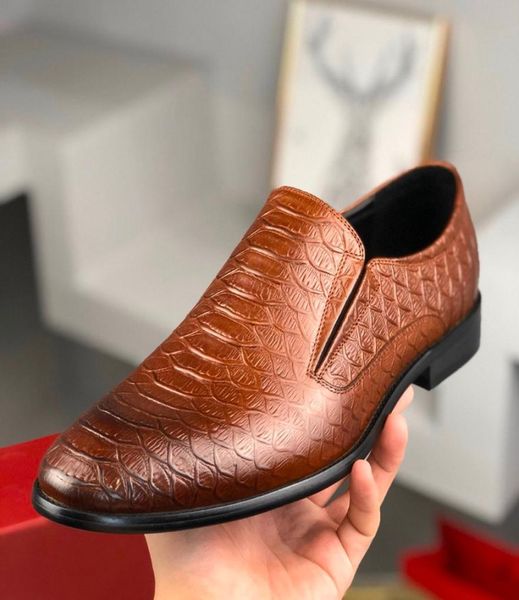 new 2020 men slip on dress shoes pointed toe black brown odile pattern genuine leather oxfords mens loafers business wedding shoes 38-459439
new 2020 men slip on dress shoes pointed toe black brown odile pattern genuine leather oxfords mens loafers business wedding shoes 38-459439