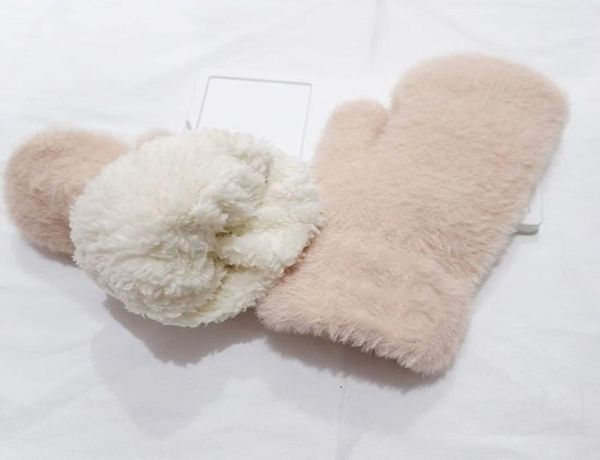 1pcs autumn winter ladies039 twine and fleece gloves outdoor fuzzy glo ves woman fashion five fingers glove cycling sport mit5842086, Blue;gray
1pcs autumn winter ladies039 twine and fleece gloves outdoor fuzzy glo ves woman fashion five fingers glove cycling sport mit5842086, Blue;gray