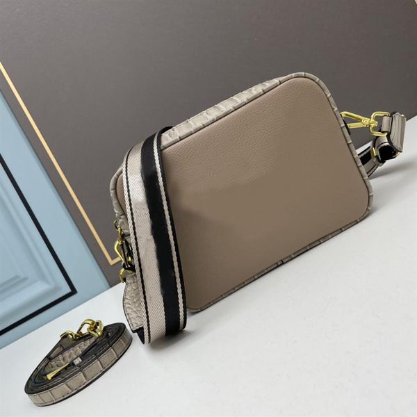 women evening bags handbag deerskin cowhide with crocodile pattern date code purse clutch shoulder messenger cross body serial num3072
women evening bags handbag deerskin cowhide with crocodile pattern date code purse clutch shoulder messenger cross body serial num3072