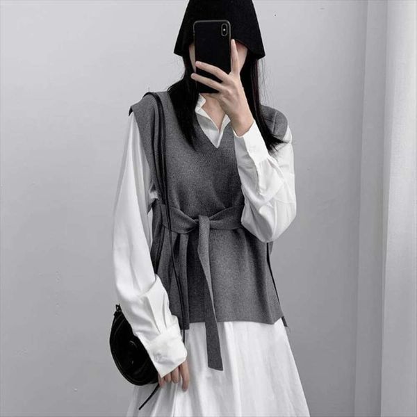 spring and autumn with a vest sweater design niche v neck loose knitted for women, Black;white
spring and autumn with a vest sweater design niche v neck loose knitted for women, Black;white