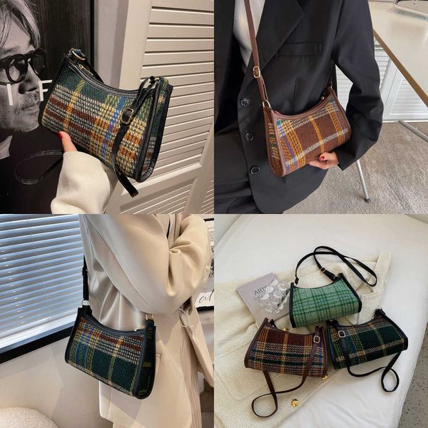 fashion evening bags high sense niche versatile woolen armpit bag women new texture messenger bag 230828
fashion evening bags high sense niche versatile woolen armpit bag women new texture messenger bag 230828