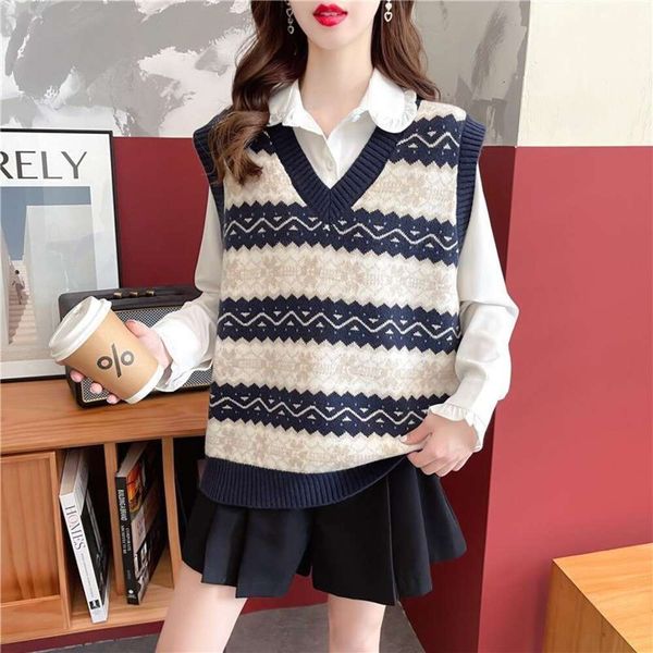 striped color matching v neck vest coat spring and autumn loose knitted womens sweater trend, Black;white
striped color matching v neck vest coat spring and autumn loose knitted womens sweater trend, Black;white