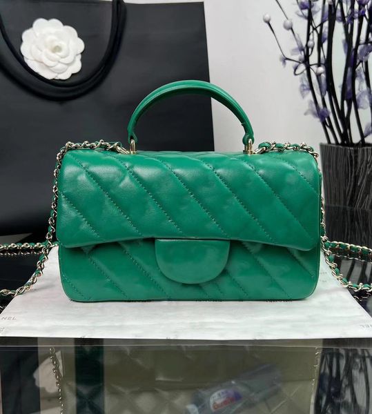 10a luxury designer handbag shoulder bag brand designer leather shoulder bag women's metal chain flap crossbody bag wholesale 2431
10a luxury designer handbag shoulder bag brand designer leather shoulder bag women's metal chain flap crossbody bag wholesale 2431