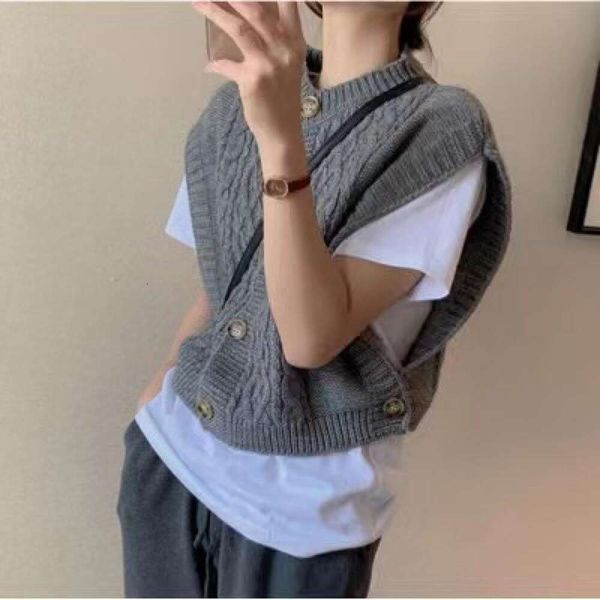 korean autumn pure color wool womens vests round necklace commuter wear with thick needles soft and comfortable, Black;white
korean autumn pure color wool womens vests round necklace commuter wear with thick needles soft and comfortable, Black;white