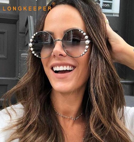 luxury round pearl sunglasses women brand designer alloy frame cat eye sun glasses female black shades uv400 lentes de sol mujer9424078, White;black
luxury round pearl sunglasses women brand designer alloy frame cat eye sun glasses female black shades uv400 lentes de sol mujer9424078, White;black
