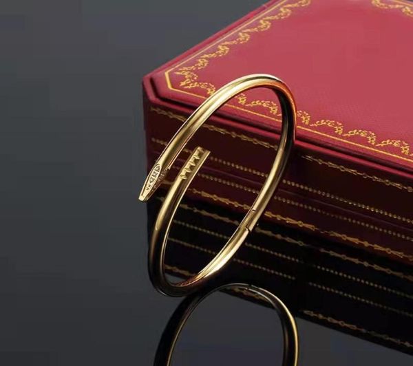 fashion designer men women cuff bracelet classic nail bracelet couple crystal 316l titanium plating 18k gold jewelry gift 20229177944, White
fashion designer men women cuff bracelet classic nail bracelet couple crystal 316l titanium plating 18k gold jewelry gift 20229177944, White