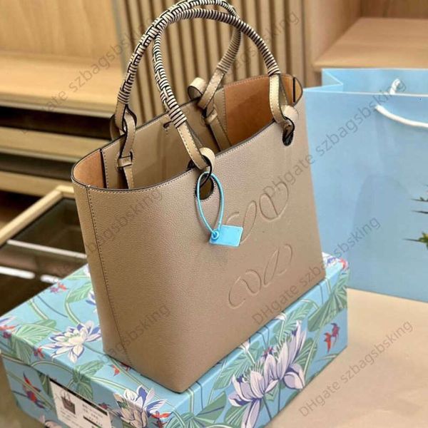 designer shopping handbag tote bag lowe brand 3d three-dimensional pattern handbag fashion new pure leather shoulder crossbody bag
designer shopping handbag tote bag lowe brand 3d three-dimensional pattern handbag fashion new pure leather shoulder crossbody bag