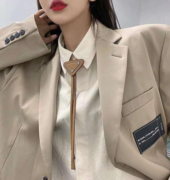 4 colors mens women designer ties fashion leather neck tie bow for men ladies with pattern letters neckwear fur solid color neckti1870090, Blue;purple
4 colors mens women designer ties fashion leather neck tie bow for men ladies with pattern letters neckwear fur solid color neckti1870090, Blue;purple