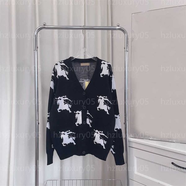 designer sweaters womens knitted sweater cardigan animal print black and white dual color combination long sleeved v-neck knit jacket pull f, White;black
designer sweaters womens knitted sweater cardigan animal print black and white dual color combination long sleeved v-neck knit jacket pull f, White;black
