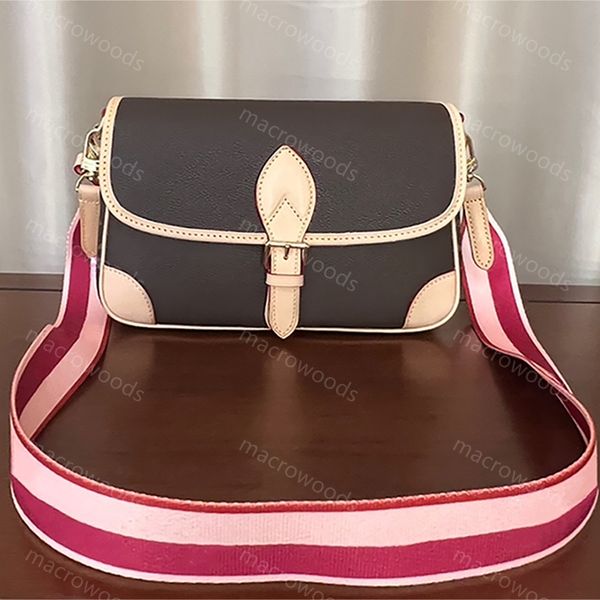 designer shoulder bag diane bag for women luxury crossbody bags handbag messenger classic macrame flap plaid tassel handel fashion satchel l
designer shoulder bag diane bag for women luxury crossbody bags handbag messenger classic macrame flap plaid tassel handel fashion satchel l