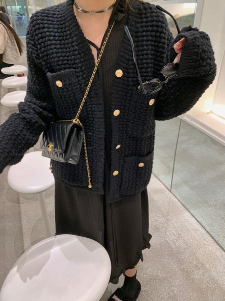 female star street sweater coat classic style korean style lazy advanced autumn and winter twist cardigan elegant temperament 2023, White;black
female star street sweater coat classic style korean style lazy advanced autumn and winter twist cardigan elegant temperament 2023, White;black