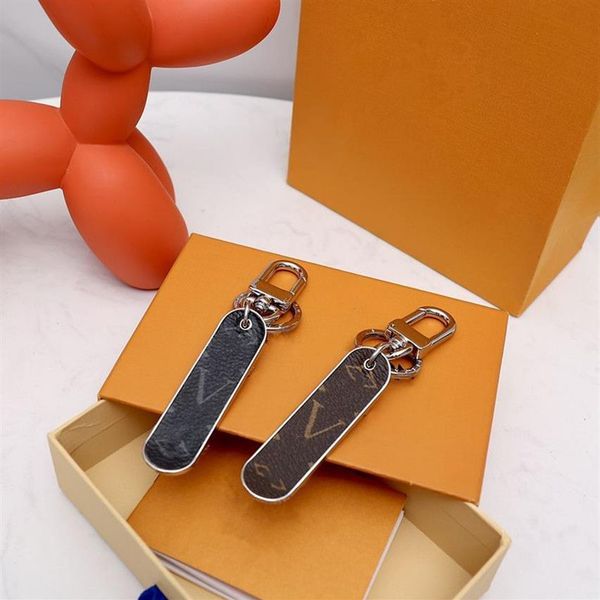 2022 luxury keychains designer key chain real leather with stainless steel keychain skateboard design luxury keyrings gift 244d, Silver
2022 luxury keychains designer key chain real leather with stainless steel keychain skateboard design luxury keyrings gift 244d, Silver
