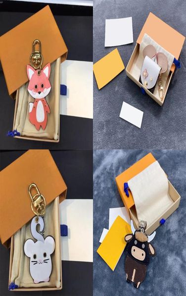 22ss 13style design without box letter designer keychains holder pu leather animal car keyrings key chain high qualtiy fashion key2684340, Silver
22ss 13style design without box letter designer keychains holder pu leather animal car keyrings key chain high qualtiy fashion key2684340, Silver