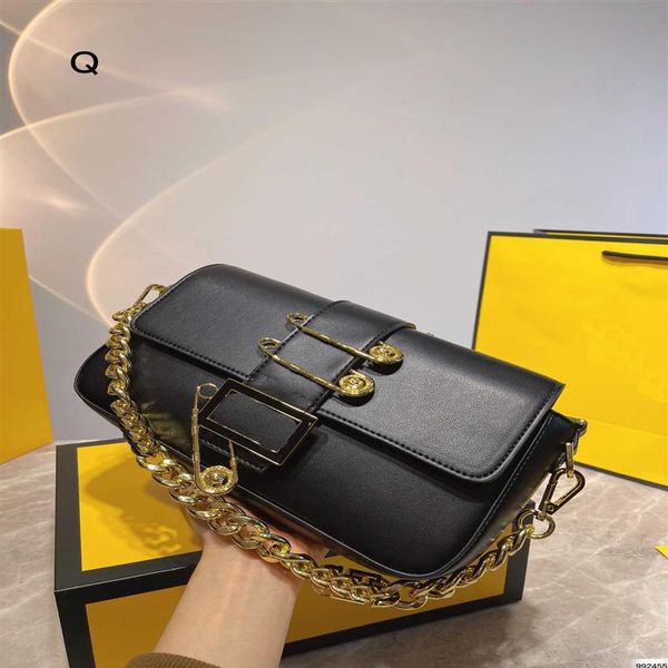 2022 r women's bags co-branded with the same retro armpit bag baguette shoulder luxury handbag303p
2022 r women's bags co-branded with the same retro armpit bag baguette shoulder luxury handbag303p