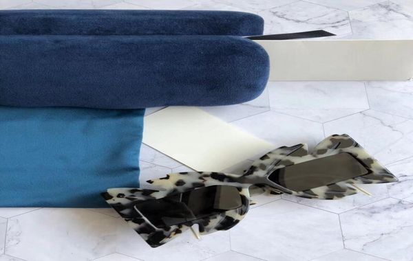 2020 new woman sunglasses men sun glasses women sunglasses fashion style protects eyes gafas de sol lunettes de soleil7375251, White;black
2020 new woman sunglasses men sun glasses women sunglasses fashion style protects eyes gafas de sol lunettes de soleil7375251, White;black